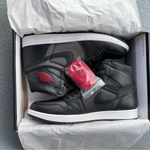 Jordan one black gym red